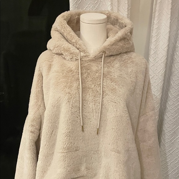 Truth by Republic Faux Sherpa Large EUC Amazing Cozy Cream Fuzzy Hoodie - Picture 2 of 16